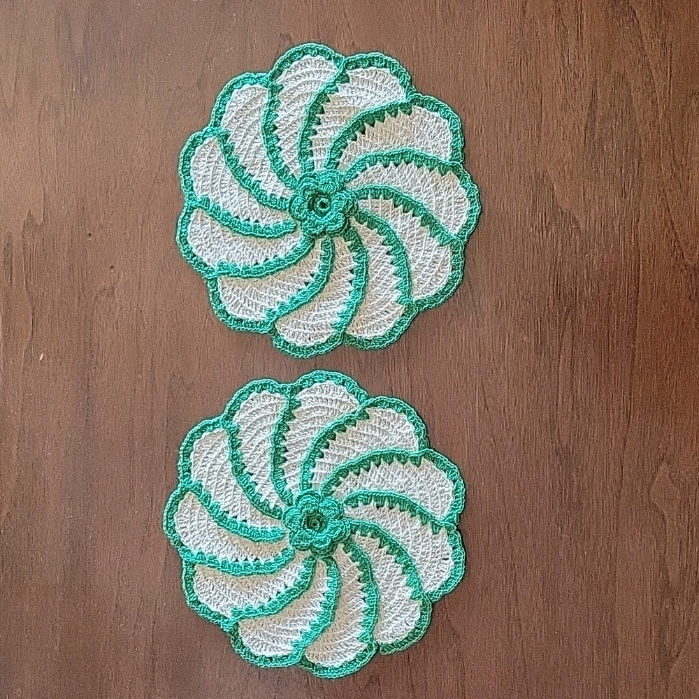 Doilies set of  2